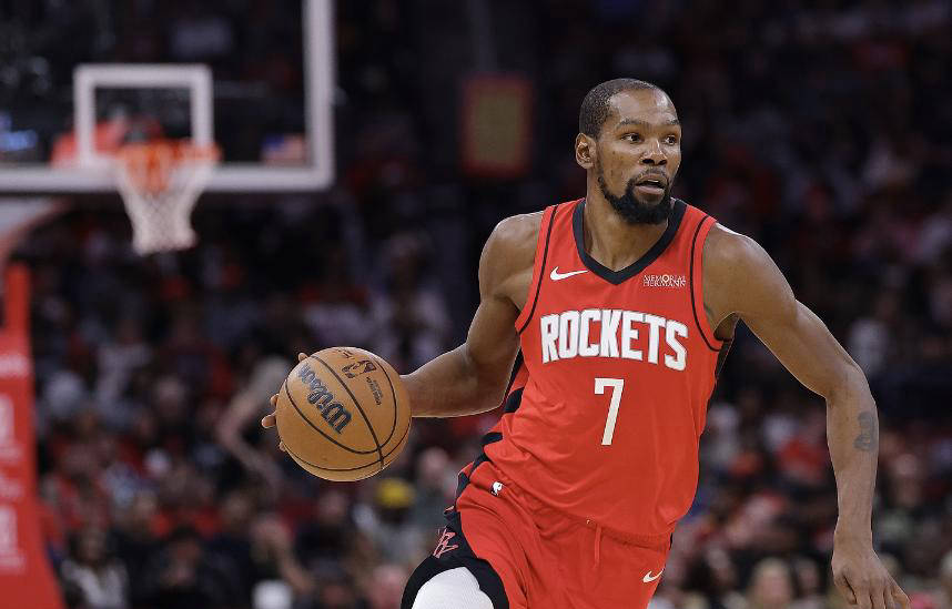 开云下载-火箭队球员面对困境展现团结力量