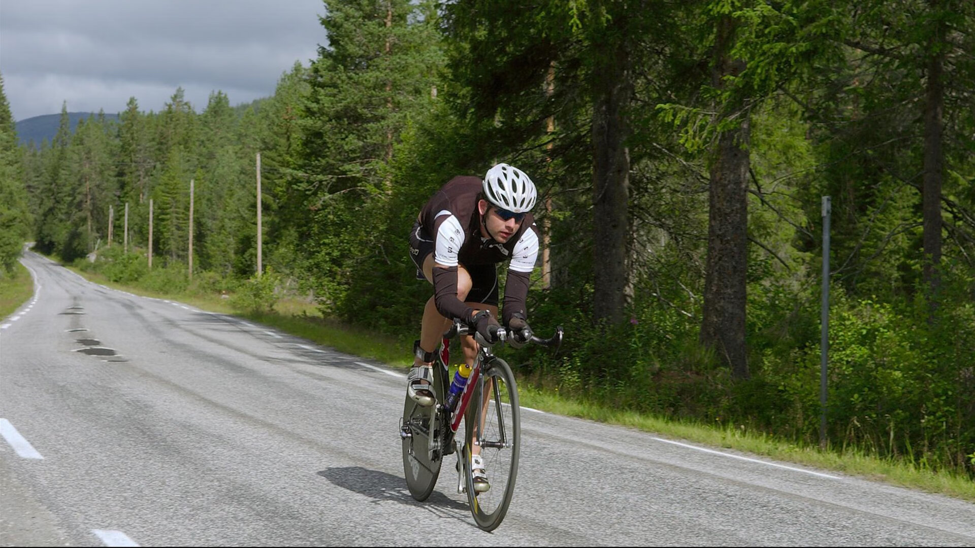 当神话遇上魔法,希腊对阵摩洛哥,莱万连续得分拉开差距的战术博弈